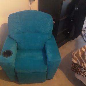 Kids recliner age up to 12 brand new never used